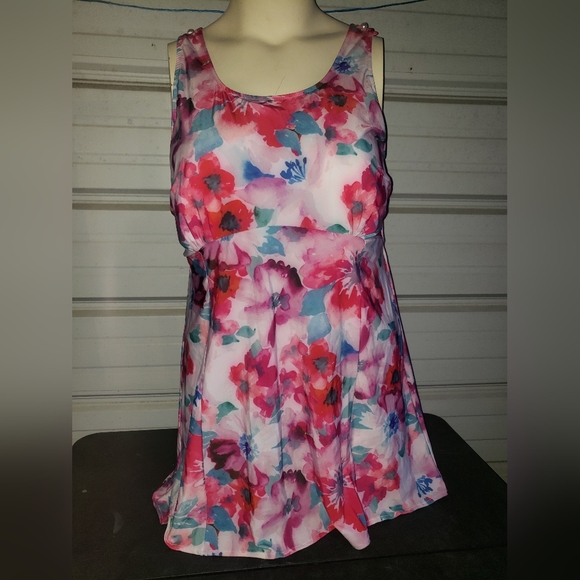 New Plus Size 20 women's Pretty Floral Swimdress swim 🏊‍♂️ swimsuit - Picture 1 of 5